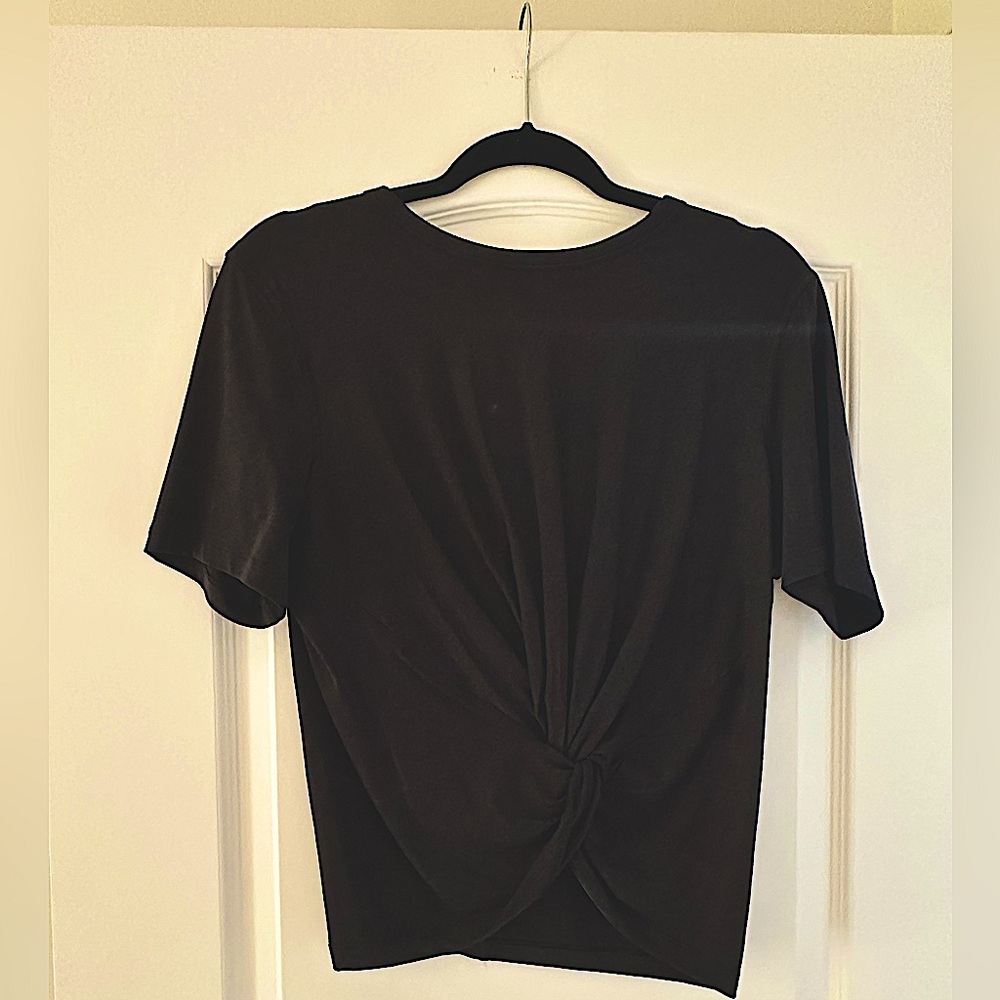 Lululemon T Shirt. Crossed Waist